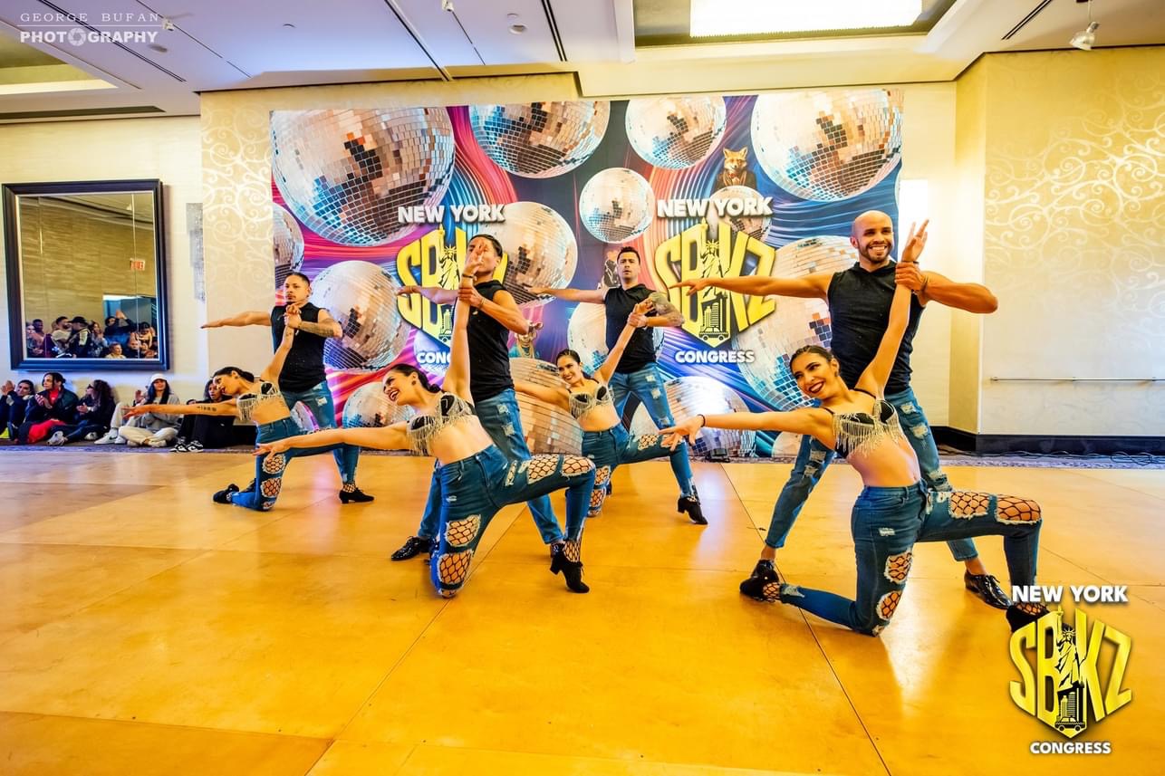 DÁRÍ team performing at the New York Salsa Congress
